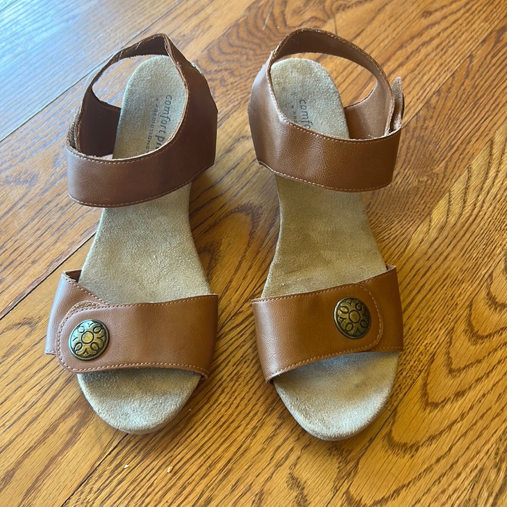 Comfort plus by predictions wedged sandals